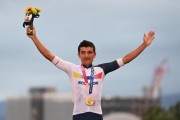 Richard Carapaz logra la medalla de oro en ciclismo de ruta